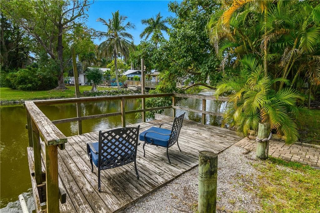 48 Republic DR, NAPLES FL 34112-1