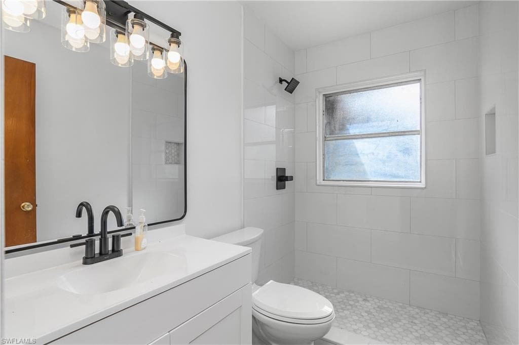 48 Republic DR, NAPLES FL 34112-15