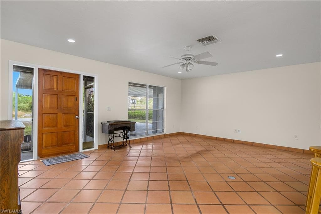 48 Republic DR, NAPLES FL 34112-4