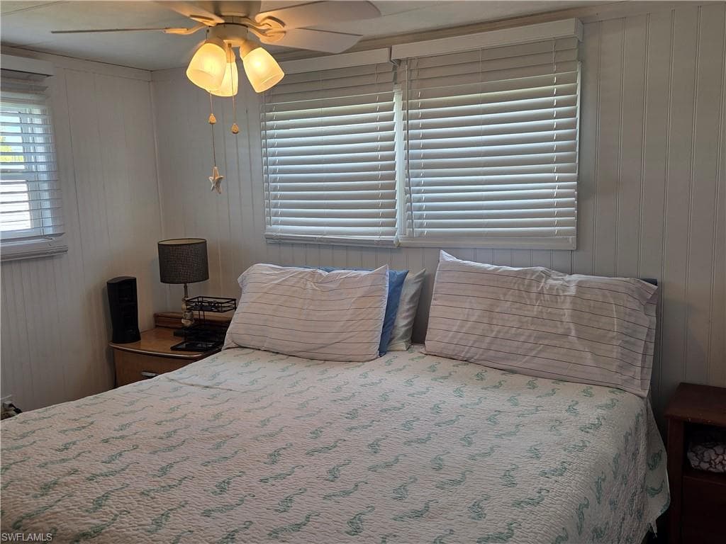 629 Vista DR, NORTH FORT MYERS FL 33917-18