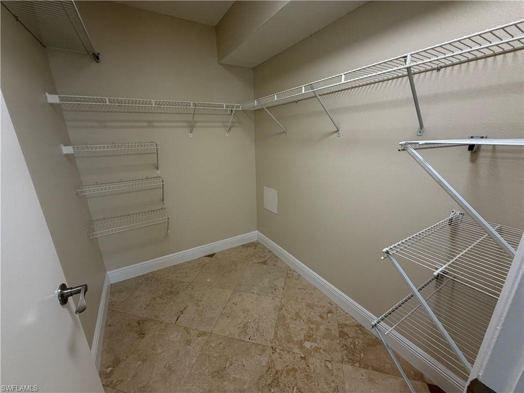 2166 Arbour Walk CIR # 2411, NAPLES FL 34109-10
