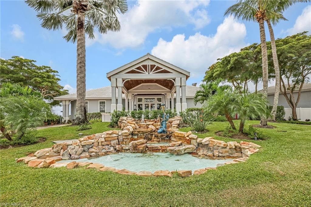 1335 Old Oak LN, NAPLES FL 34110-23