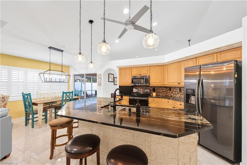 1335 Old Oak LN, NAPLES FL 34110-12