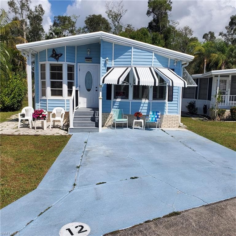 10823 Ani CIR, ESTERO FL 33928-2