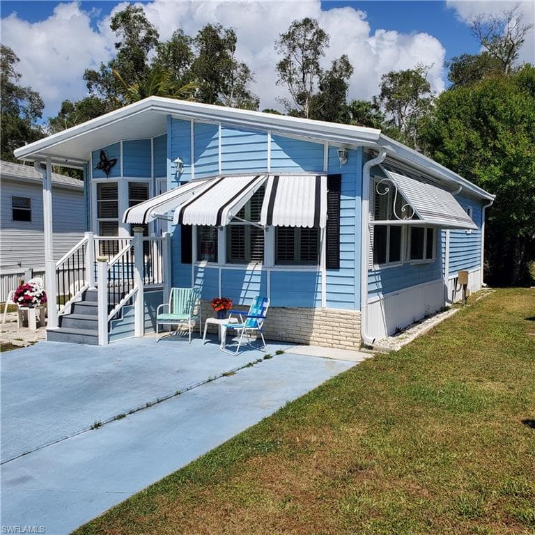 10823 Ani CIR, ESTERO FL 33928-3