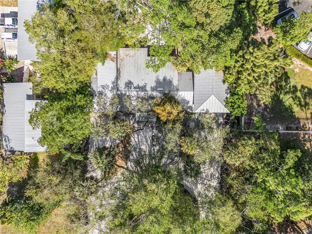 2563 Weeks AVE, NAPLES FL 34112-23