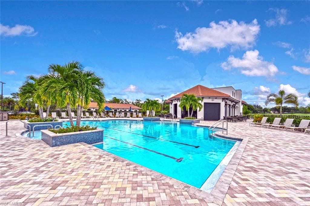 8575 Naples Heritage DR # 116, NAPLES FL 34112-35