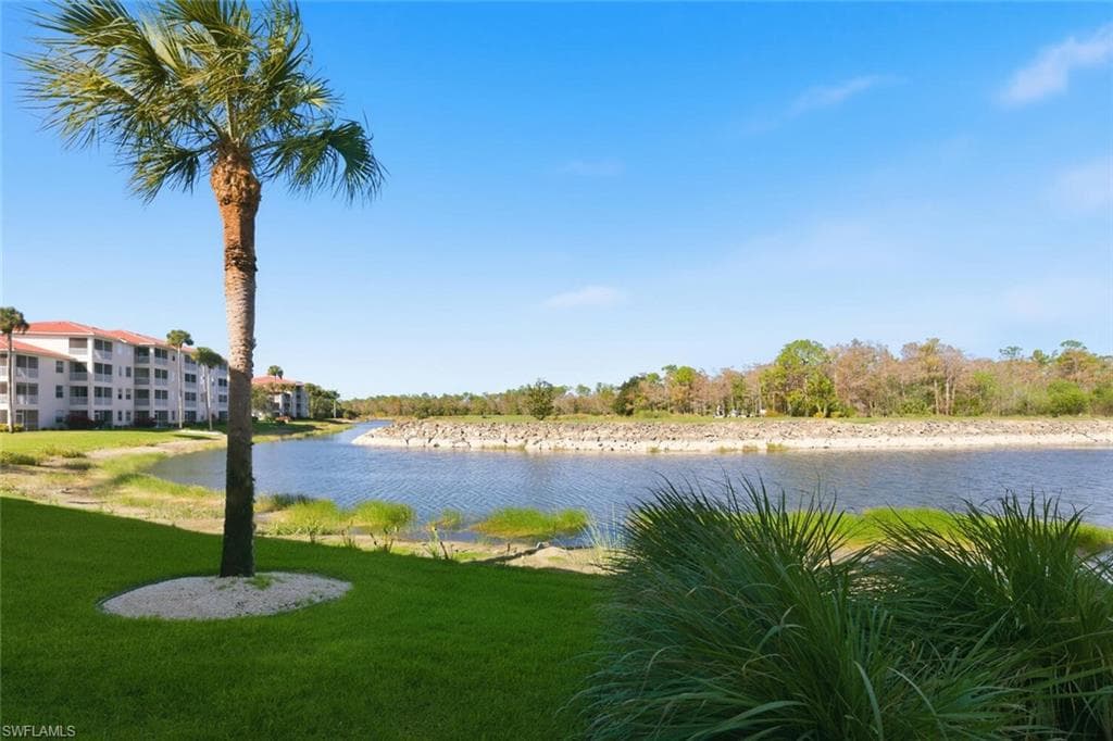 8575 Naples Heritage DR # 116, NAPLES FL 34112-28