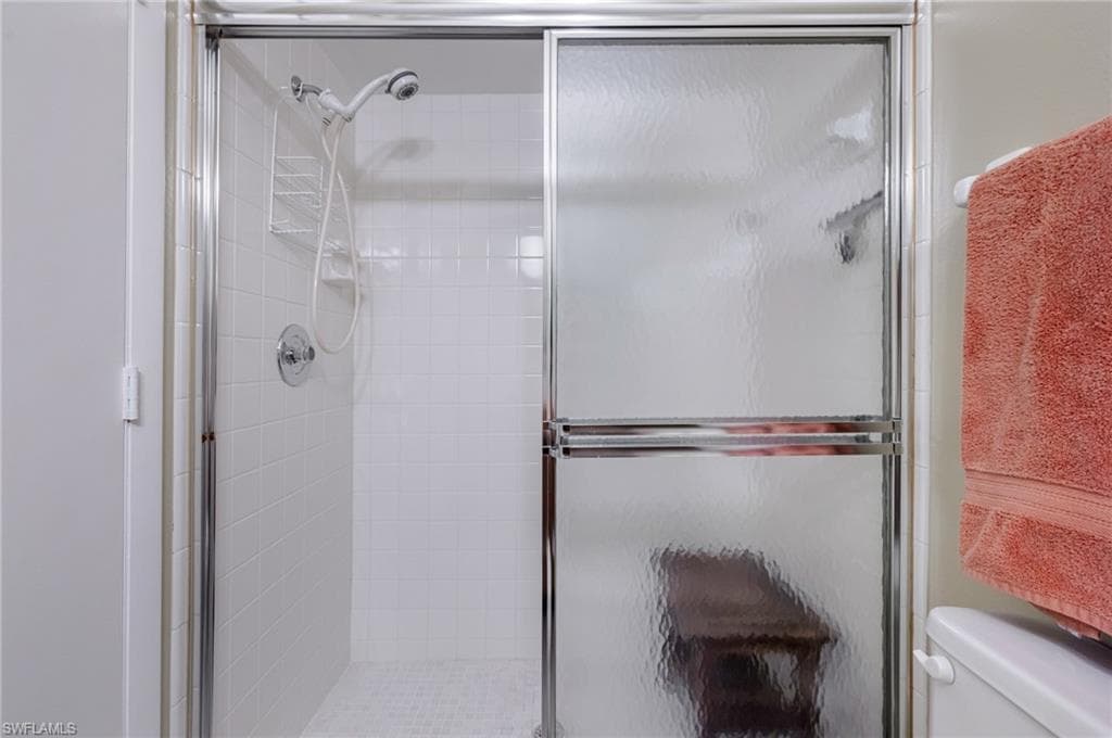 6869 Bogey DR, FORT MYERS FL 33919-20