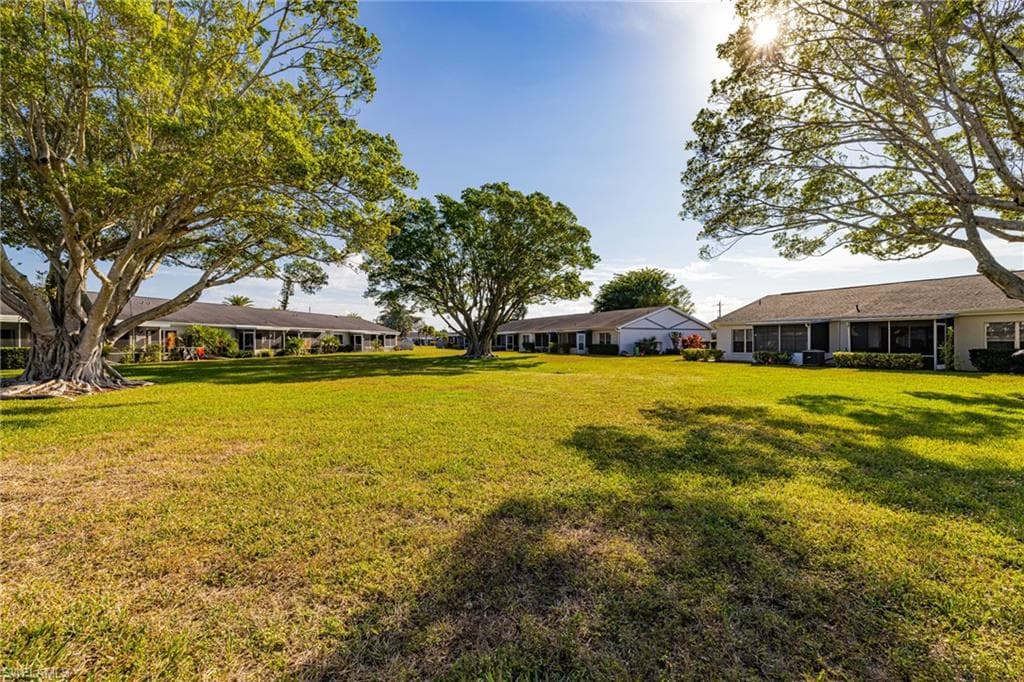 6869 Bogey DR, FORT MYERS FL 33919-30