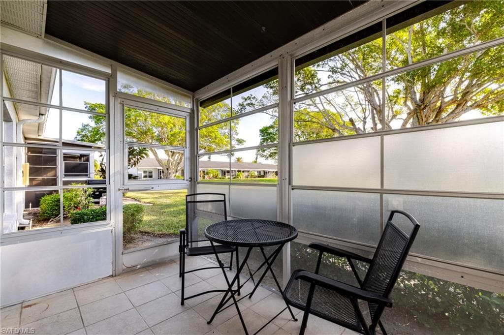 6869 Bogey DR, FORT MYERS FL 33919-26