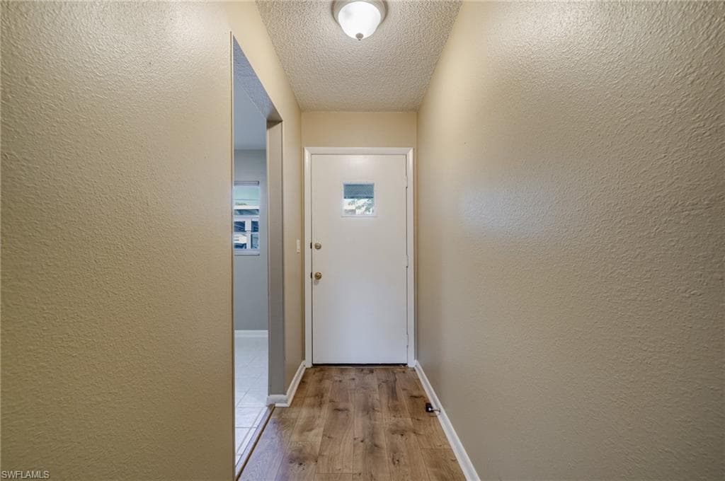 6869 Bogey DR, FORT MYERS FL 33919-3