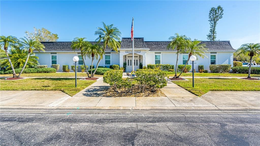 6869 Bogey DR, FORT MYERS FL 33919-31