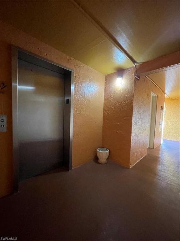 2366 E Mall DR # 304, FORT MYERS FL 33901-2