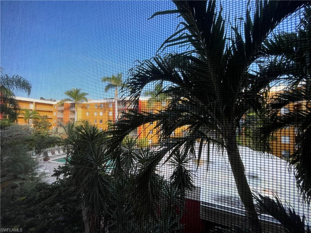 2366 E Mall DR # 304, FORT MYERS FL 33901-17