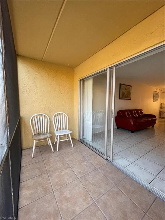 2366 E Mall DR # 304, FORT MYERS FL 33901-14