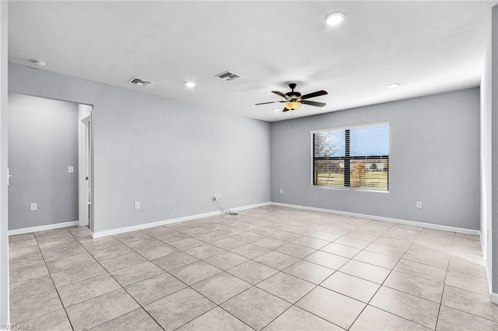 16033 Beachberry DR, NORTH FORT MYERS FL 33917-5