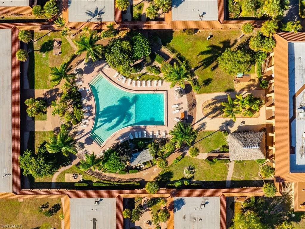 127 Newport DR, NAPLES FL 34114-26