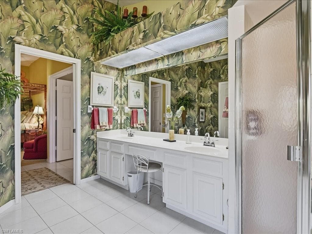 127 Newport DR, NAPLES FL 34114-15