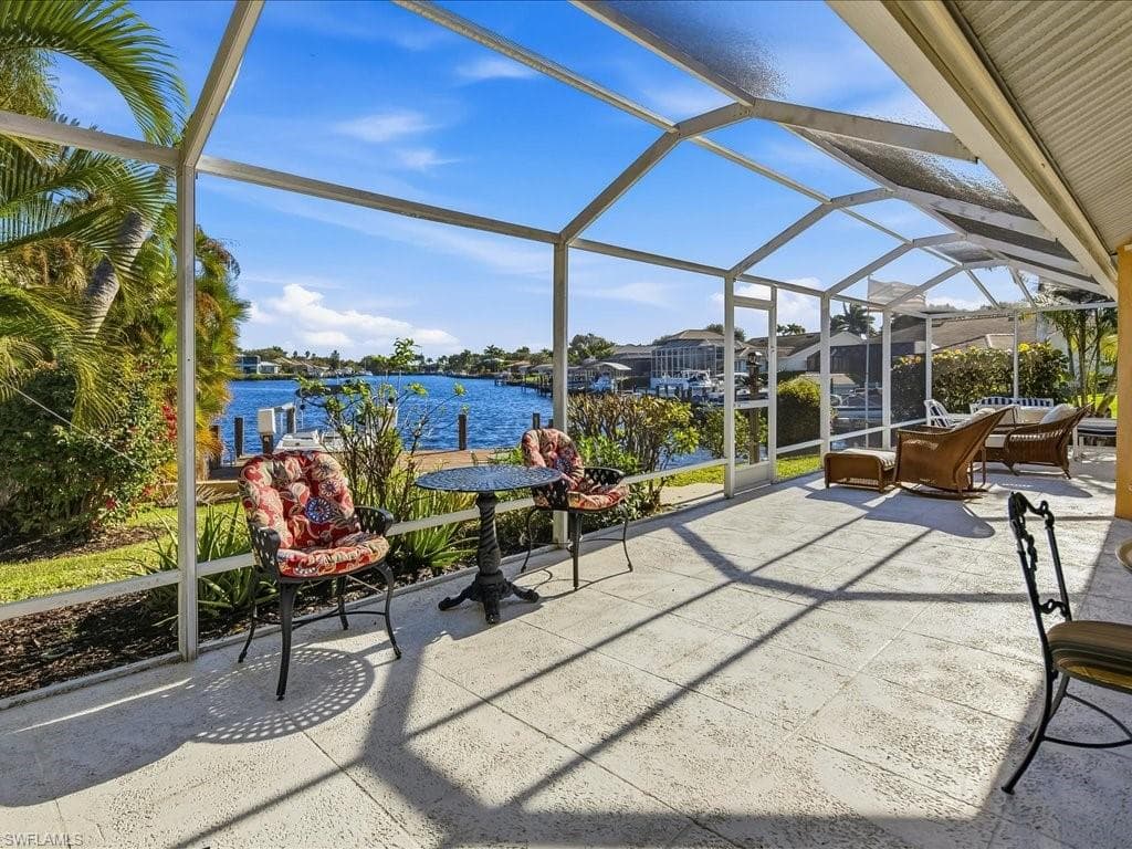 127 Newport DR, NAPLES FL 34114-17