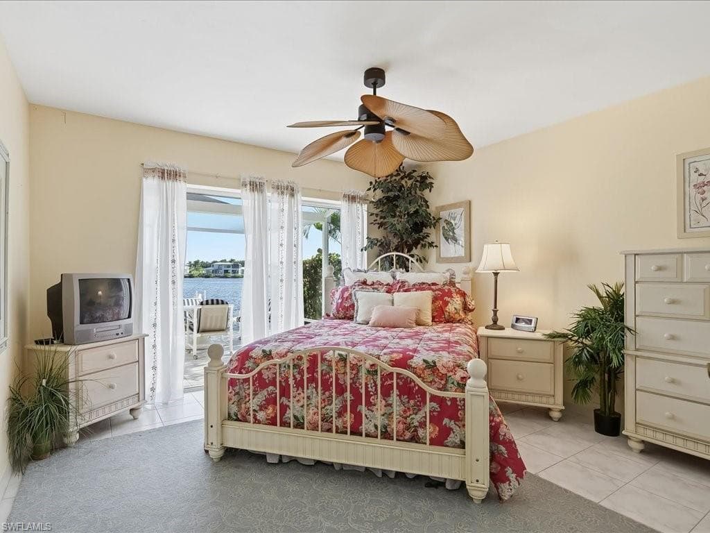 127 Newport DR, NAPLES FL 34114-18