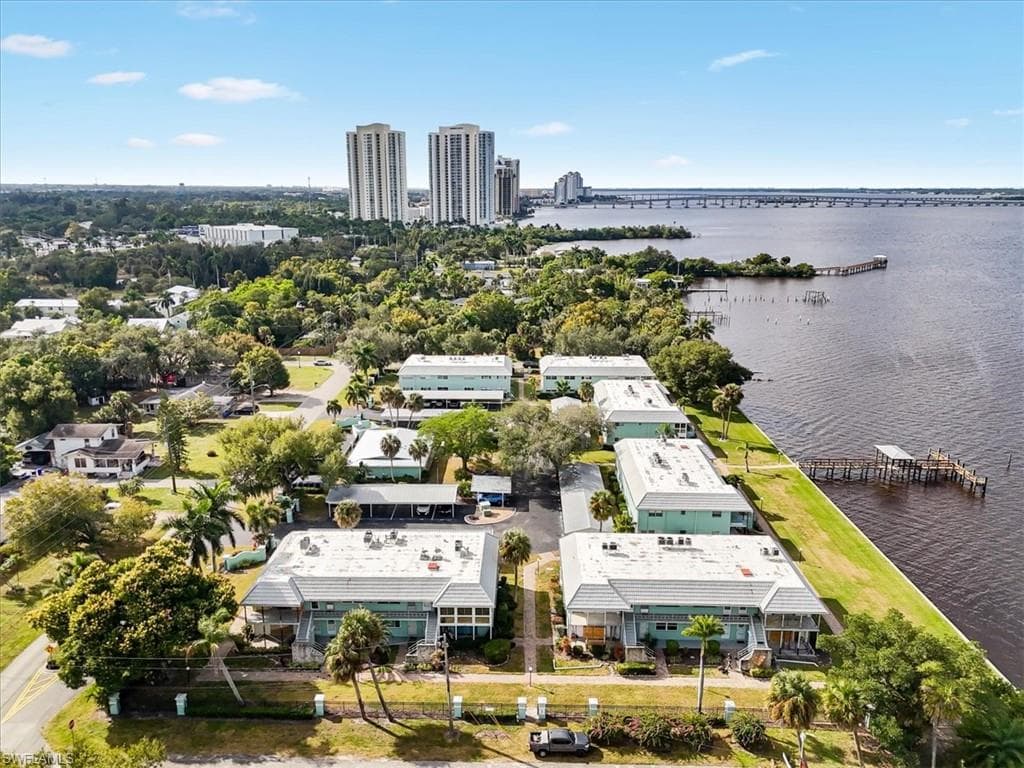3225 E Riverside DR # F, FORT MYERS FL 33905-28