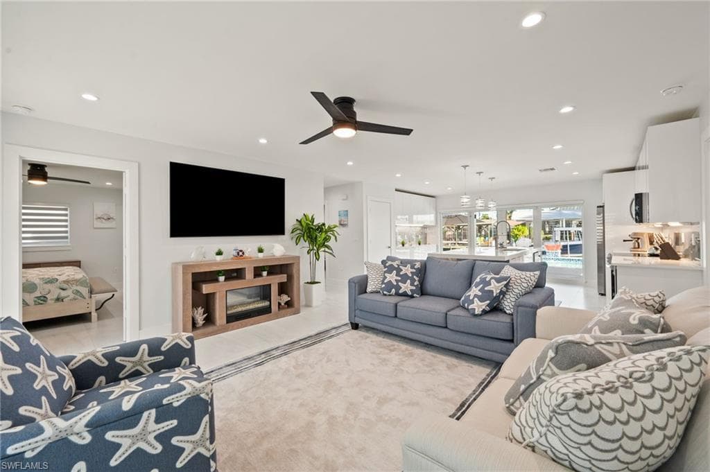 139 San Salvador ST, NAPLES FL 34113-2