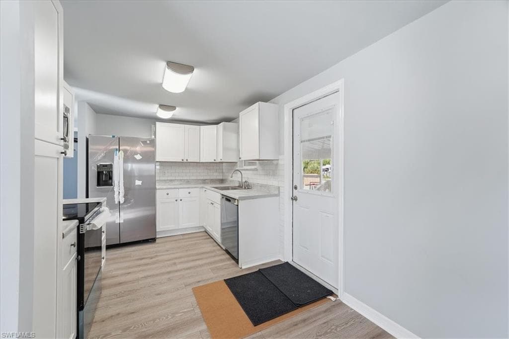 2425 Case LN, NORTH FORT MYERS FL 33917-19