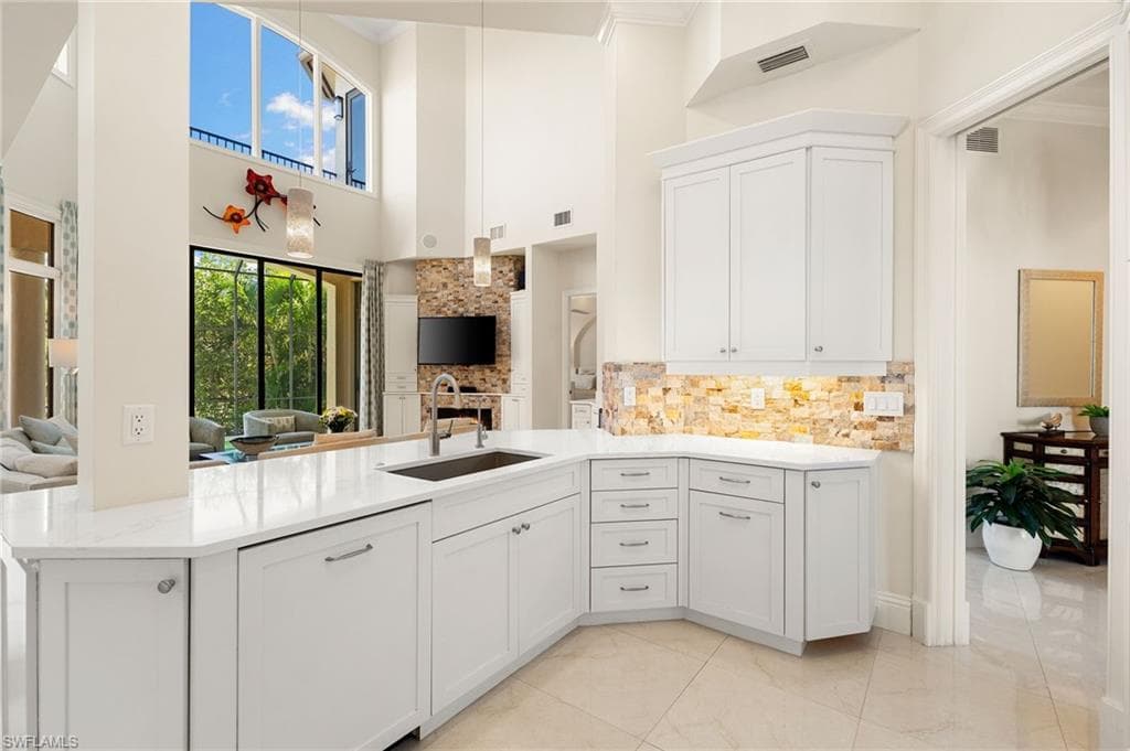 27556 River Reach DR, BONITA SPRINGS FL 34134-21