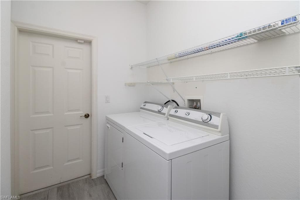 3927 Aurora CT, NAPLES FL 34116-25