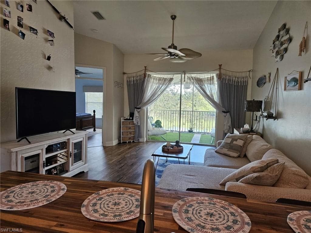 266 Newport DR # 310, NAPLES FL 34114-7