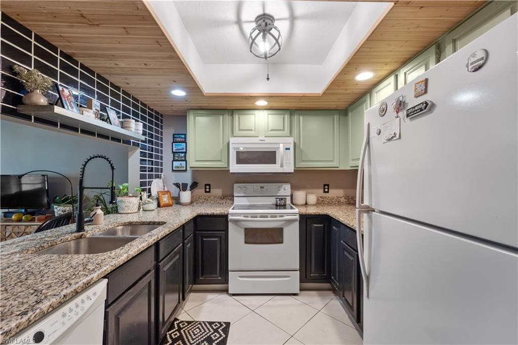 8805 Lateen LN # 103, FORT MYERS FL 33919-10