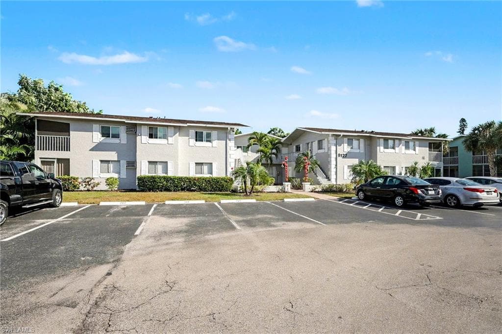 8127 Country RD # 205, FORT MYERS FL 33919-16