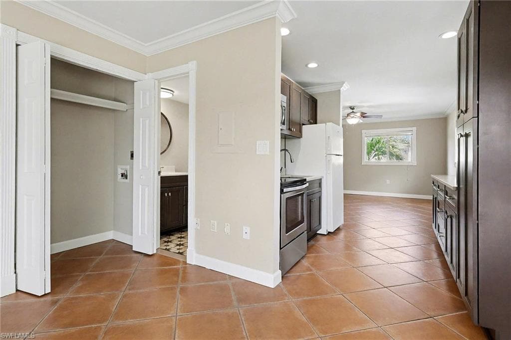 8127 Country RD # 205, FORT MYERS FL 33919-13