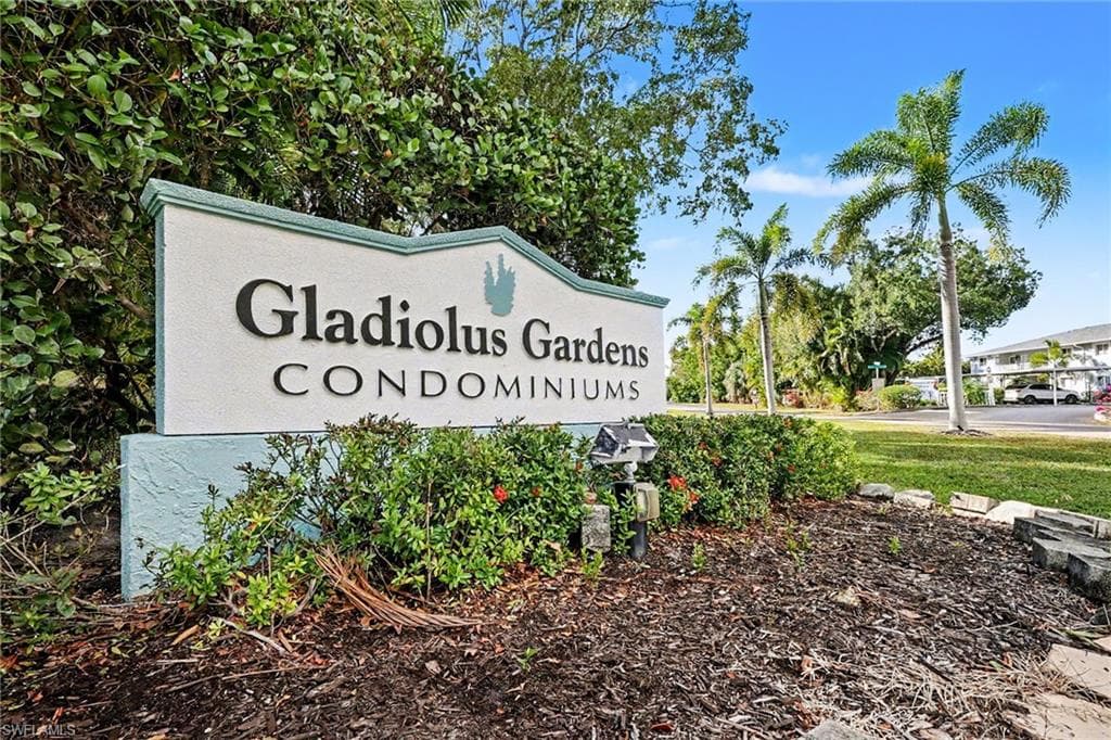 8127 Country RD # 205, FORT MYERS FL 33919-17