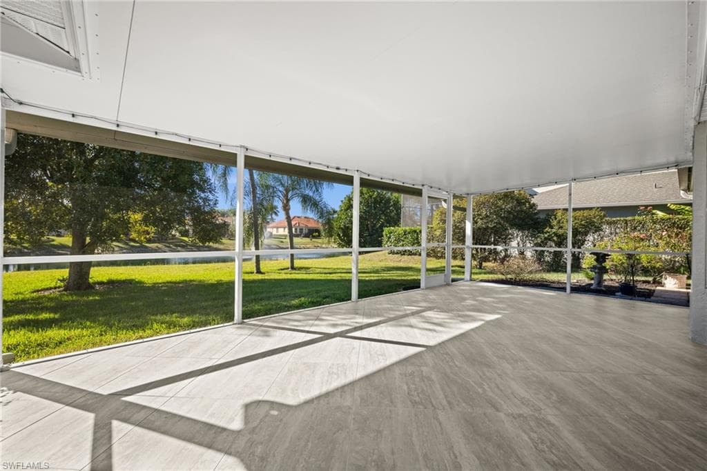 945 Moon Lake DR, NAPLES FL 34104-26