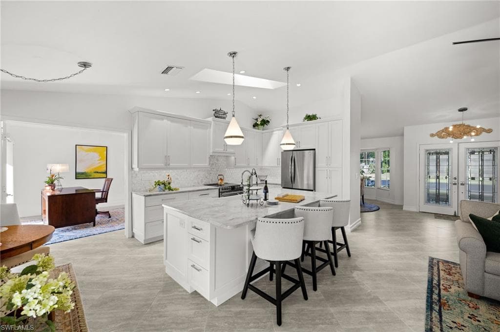 945 Moon Lake DR, NAPLES FL 34104-1