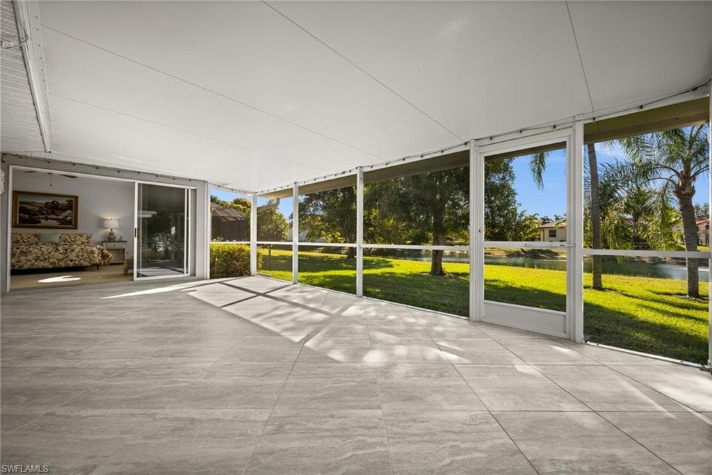 945 Moon Lake DR, NAPLES FL 34104-25