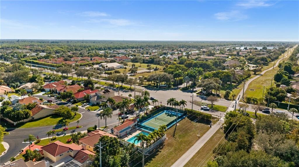 945 Moon Lake DR, NAPLES FL 34104-37