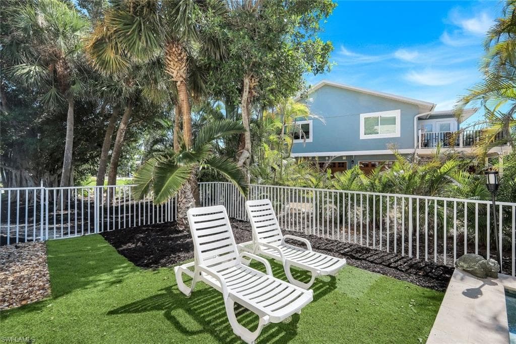 1111 Schooner PL, SANIBEL FL 33957-35