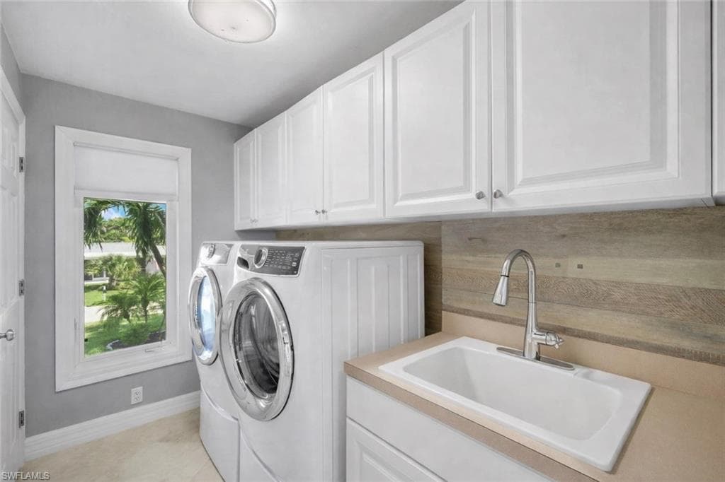 1111 Schooner PL, SANIBEL FL 33957-23