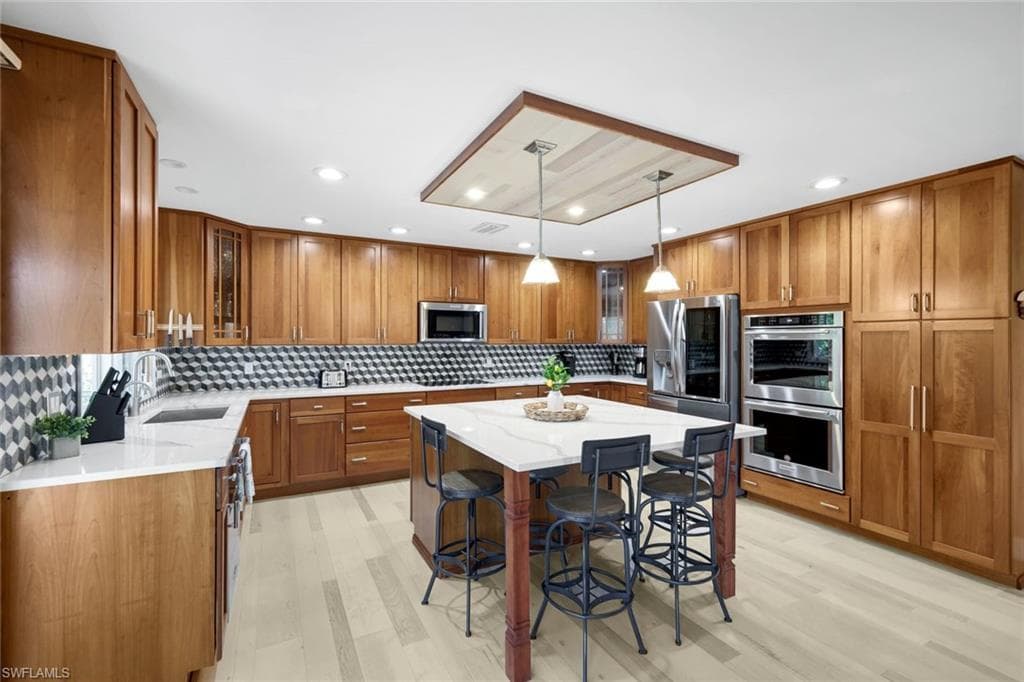 1111 Schooner PL, SANIBEL FL 33957-10