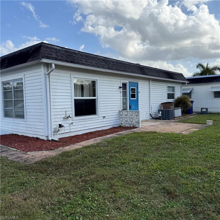 26 Hamlin CT, LEHIGH ACRES FL 33936-1