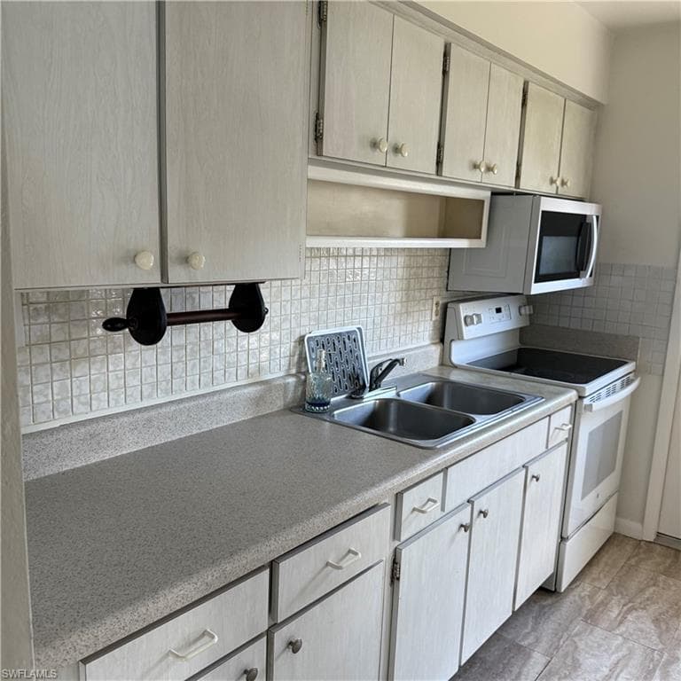 26 Hamlin CT, LEHIGH ACRES FL 33936-10