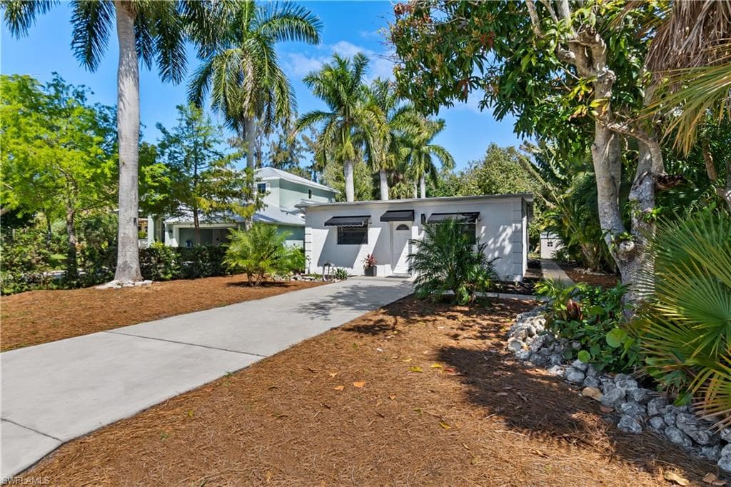 3275 Cottage Grove AVE, NAPLES FL 34112-2