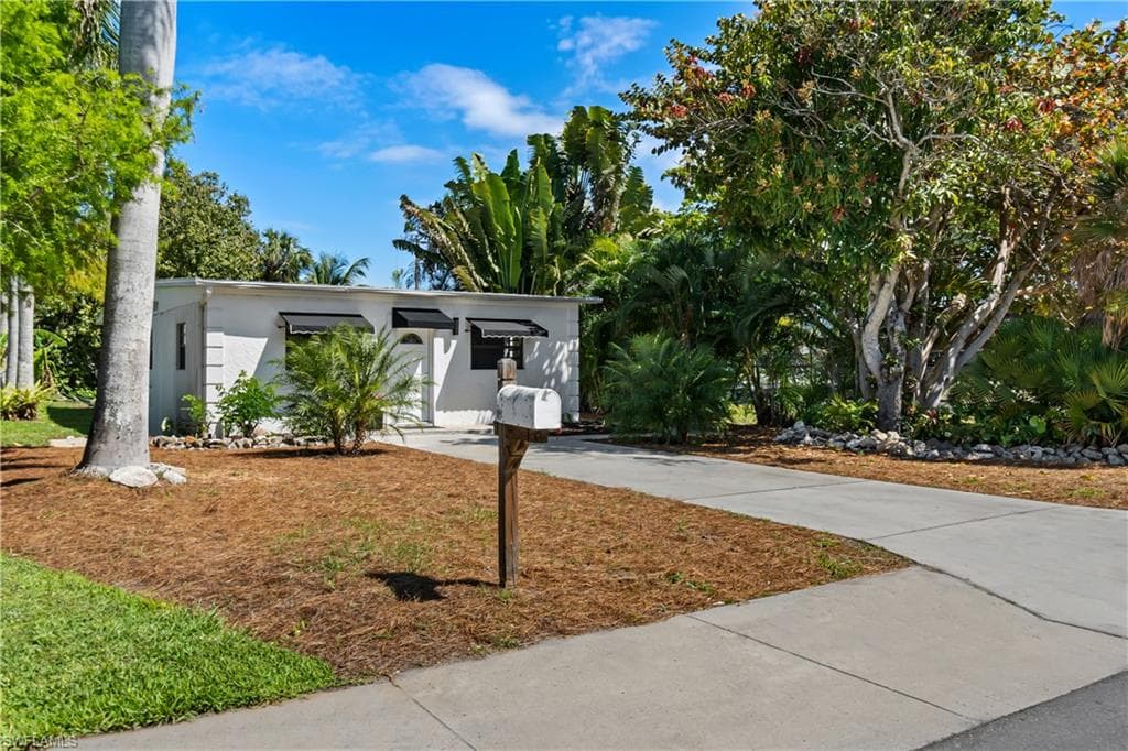3275 Cottage Grove AVE, NAPLES FL 34112-3