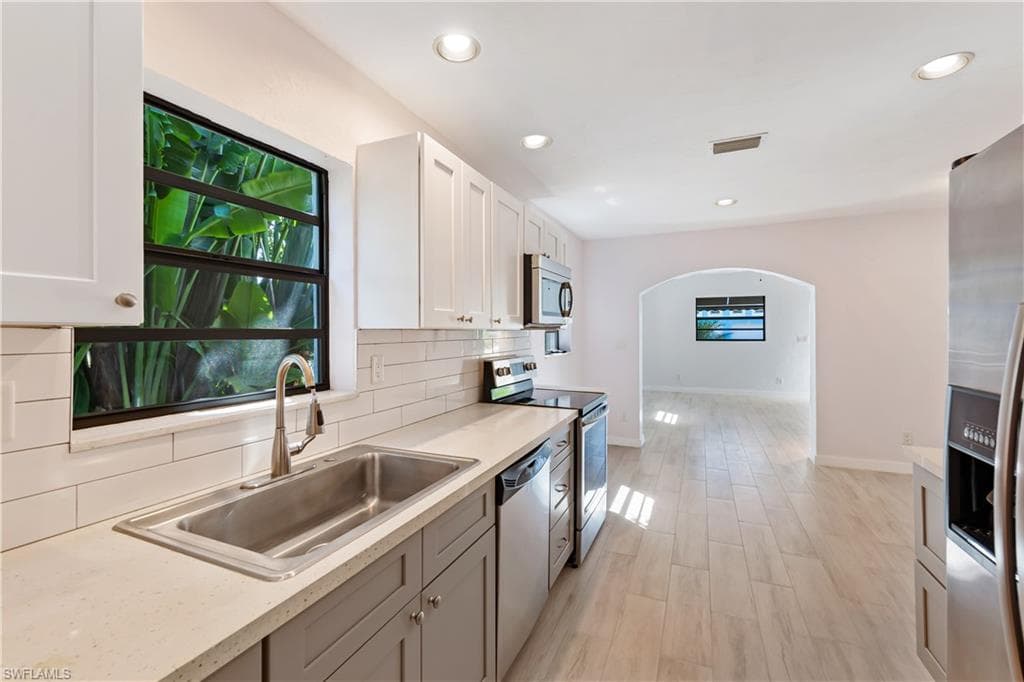 3275 Cottage Grove AVE, NAPLES FL 34112-7