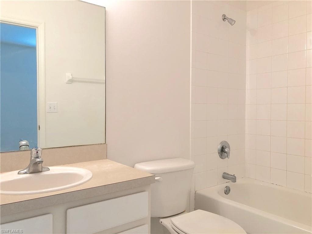 8073 Pacific Beach DR, FORT MYERS FL 33966-17