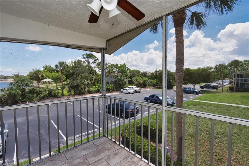8109 Country RD # 201, FORT MYERS FL 33919-13