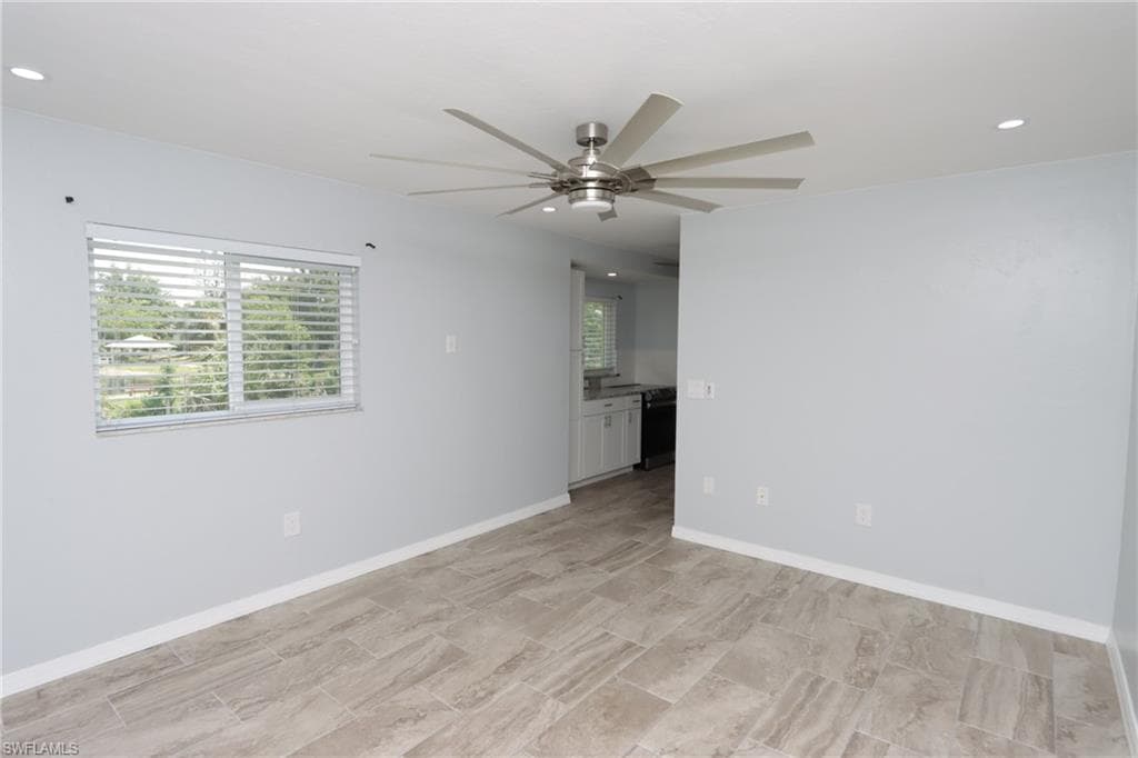 8109 Country RD # 201, FORT MYERS FL 33919-3